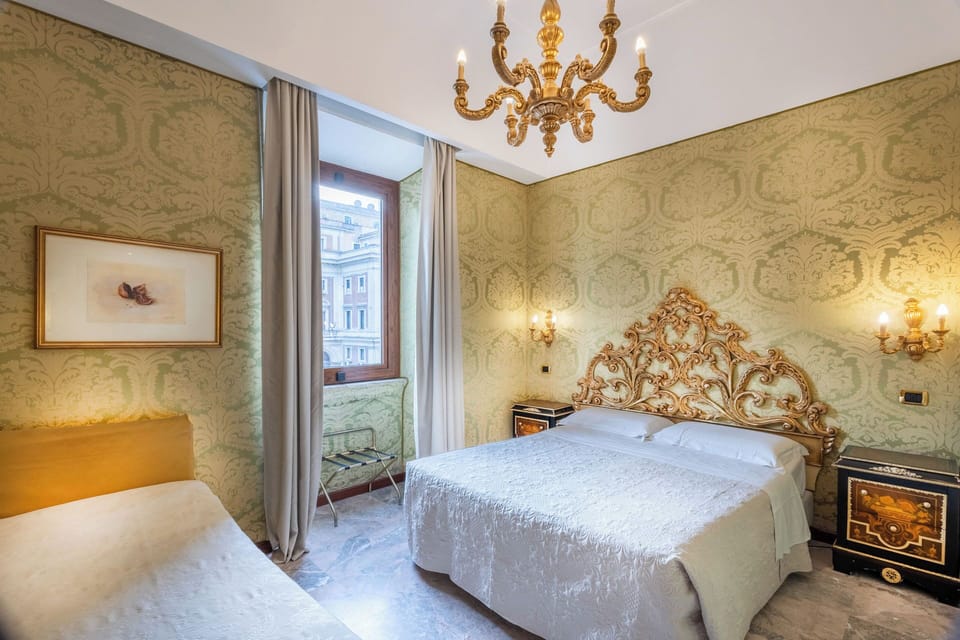 Matrimoniale con letto aggiunto | Premium bedding, in-room safe, desk, soundproofing