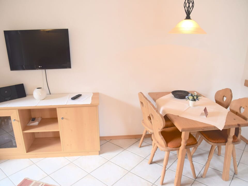 Apartment | Dining