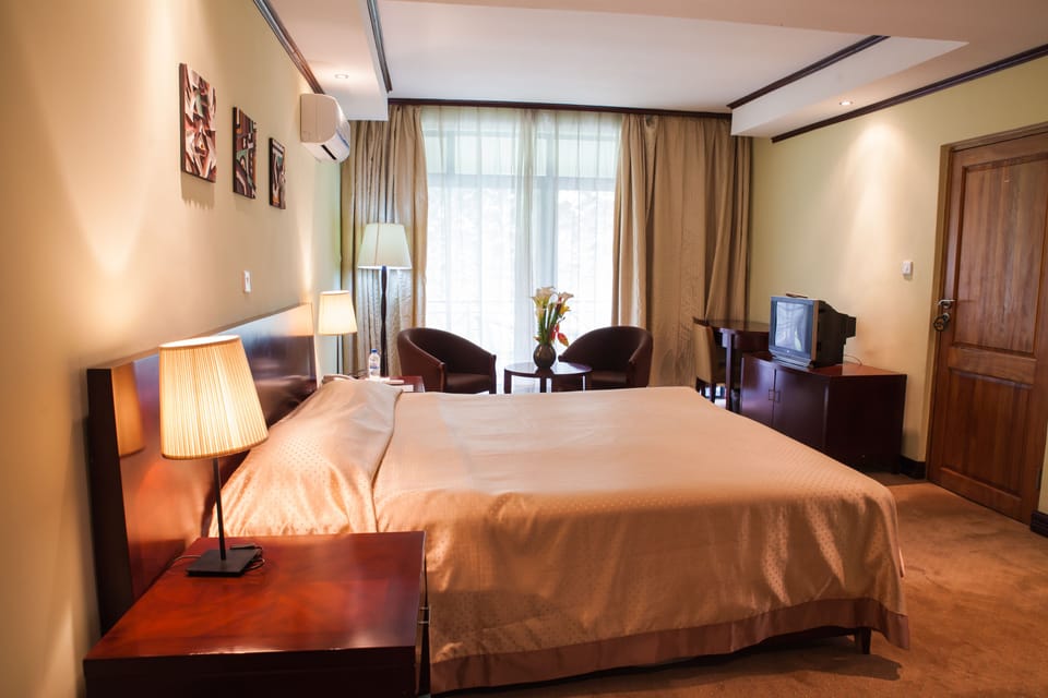 In-room safe, desk, WiFi (free), bed sheets