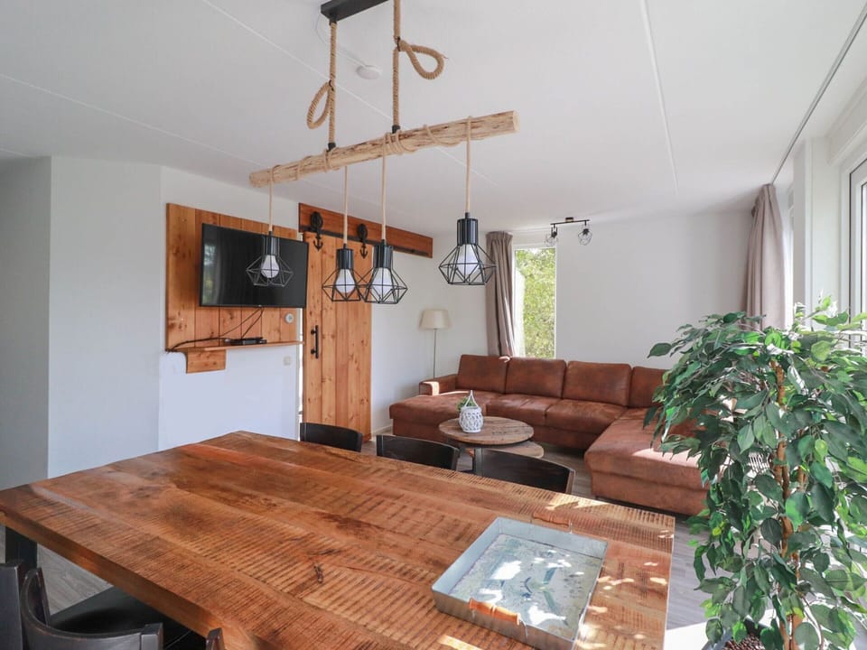 House | Dining
