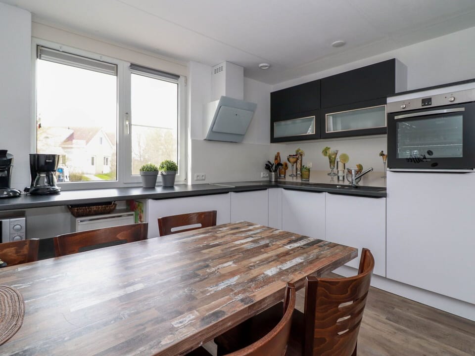 House | Private kitchen | Coffee/tea maker, fridge, microwave, dishwasher