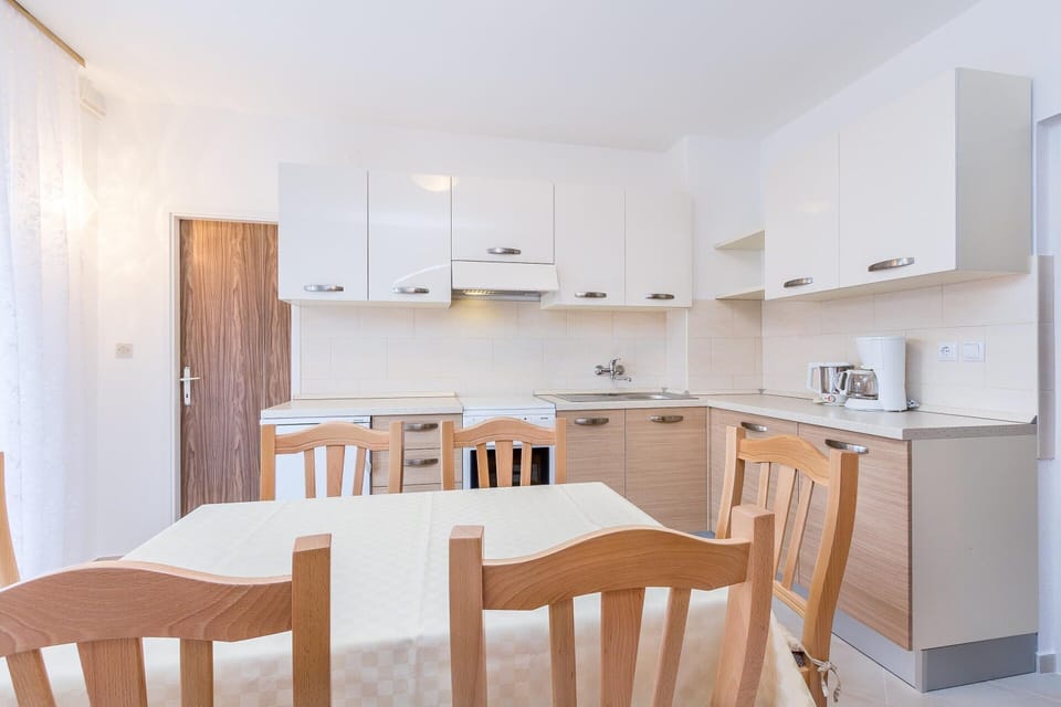 Apartment | Dining