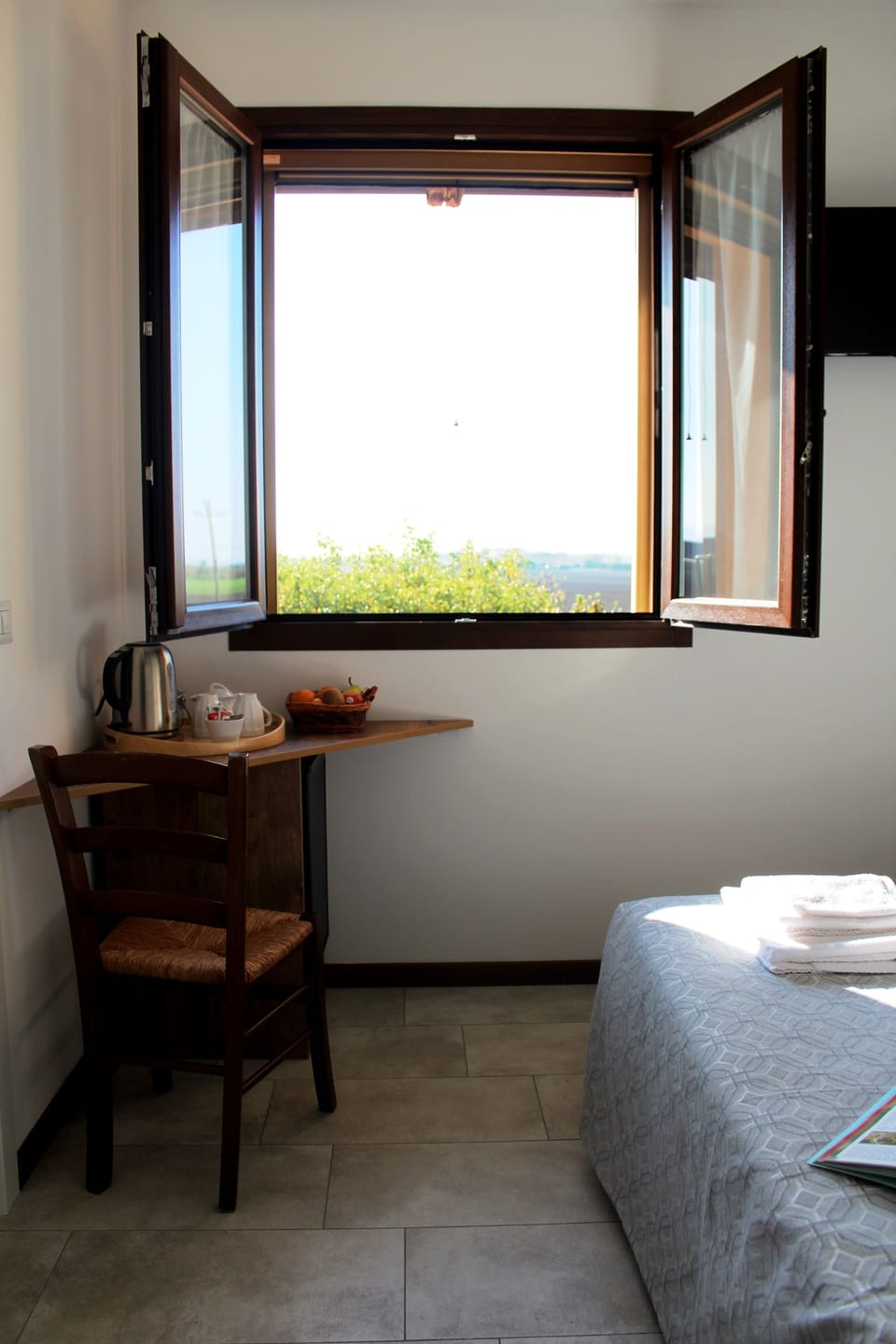 Classic Double or Twin Room, Non Smoking, Courtyard View | Minibar, desk, free WiFi, bed sheets