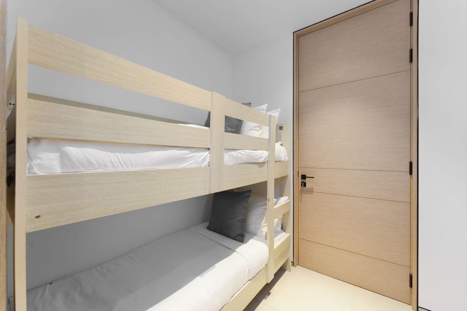 Premium Apartment, 3 Bedrooms, Sea View | Bathroom | Combined shower/tub, free toiletries, bidet, towels