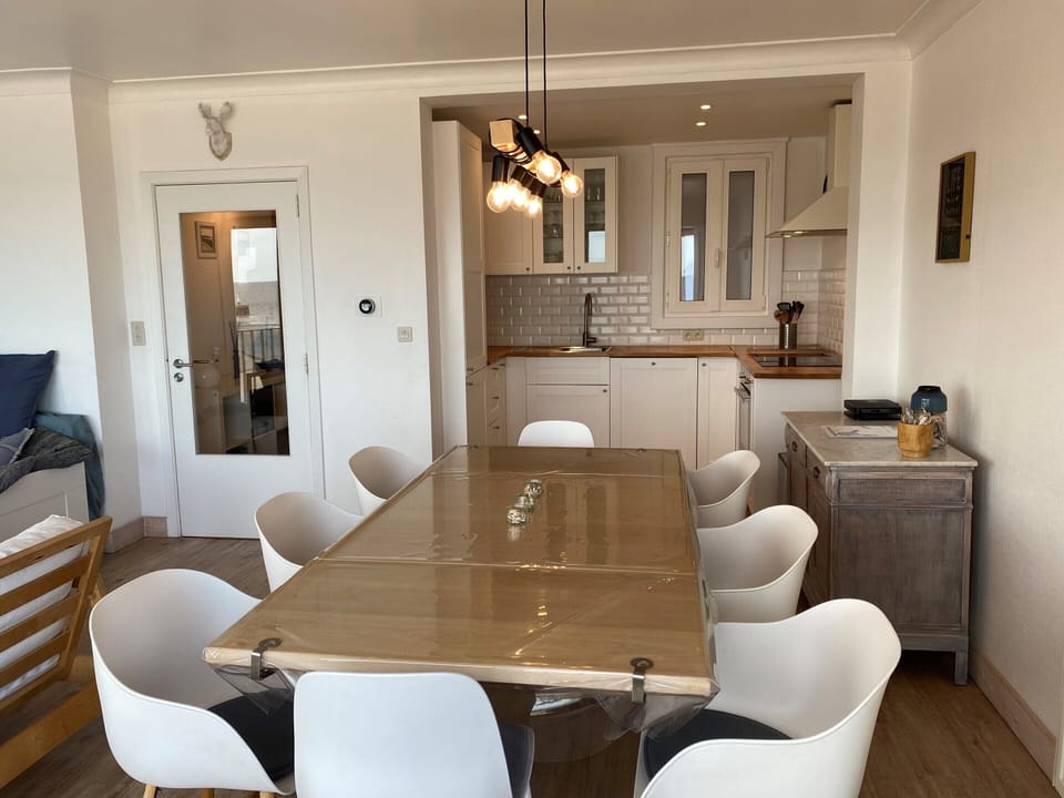 Apartment | Dining