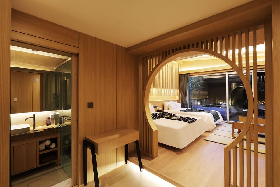 SOL 1.ROYAL TAKEYA Ryokan&SAUNA | Premium bedding, in-room safe, iron/ironing board (on request)