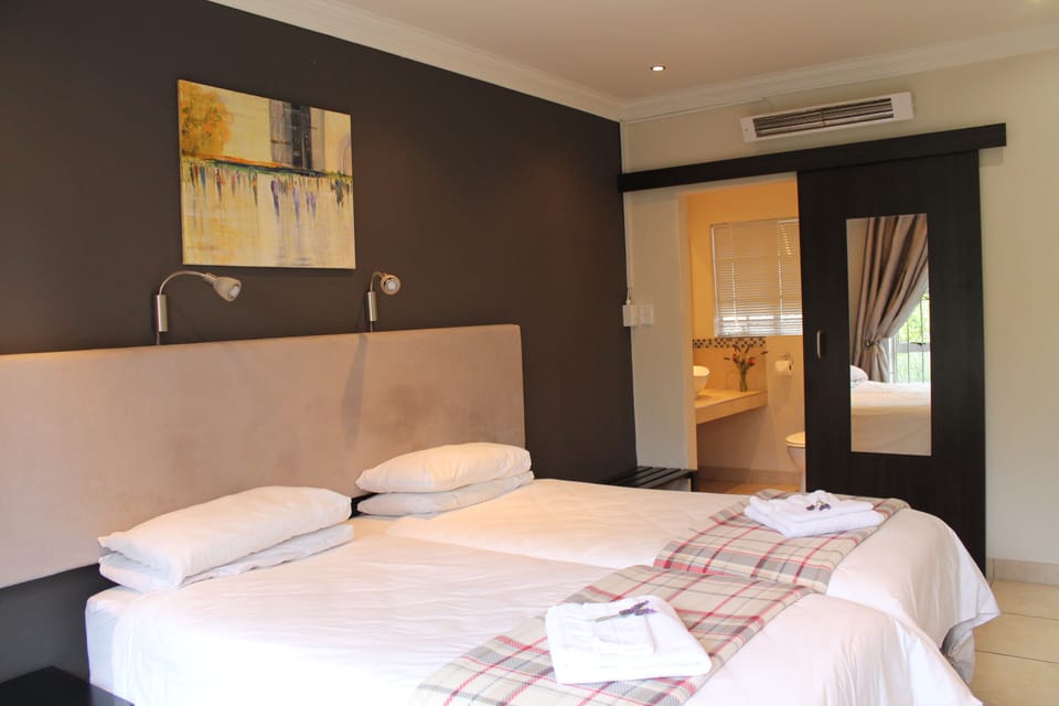 Twin Room (Liebe 9) | 9 bedrooms, premium bedding, individually decorated