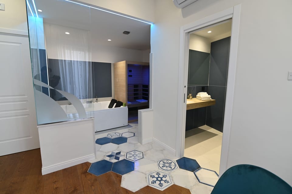 Deluxe Room, City View | Free WiFi