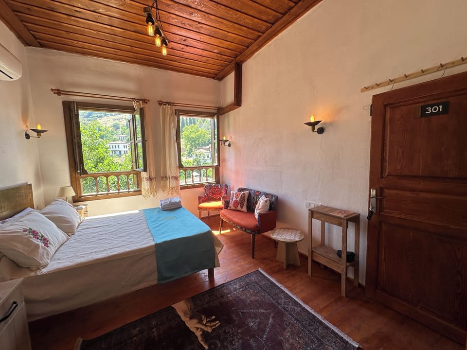 Deluxe Room, Bay View | Premium bedding, individually decorated, laptop workspace, free WiFi