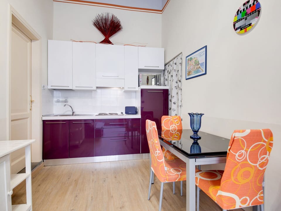 House | Private kitchen | Cookware/dishes/utensils