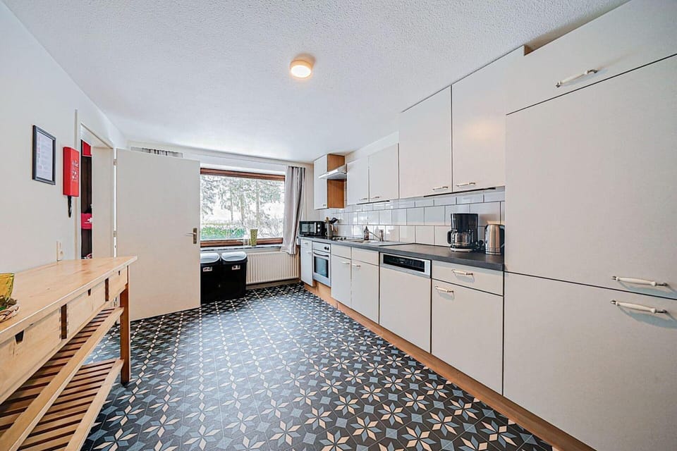 House | Private kitchen | Microwave, coffee/tea maker, electric kettle, toaster