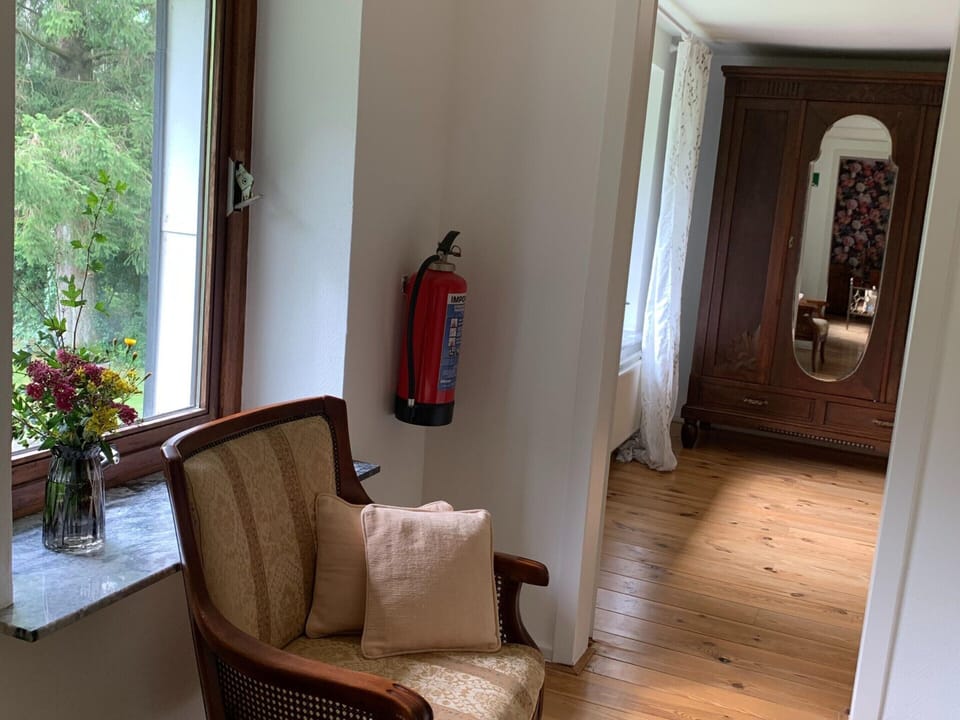 House | 4 bedrooms, individually furnished, bed sheets