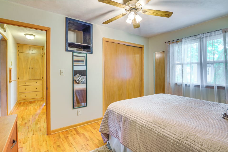 Walk to Restaurants: Stockton Home w/ Game Room Cottage in Missouri