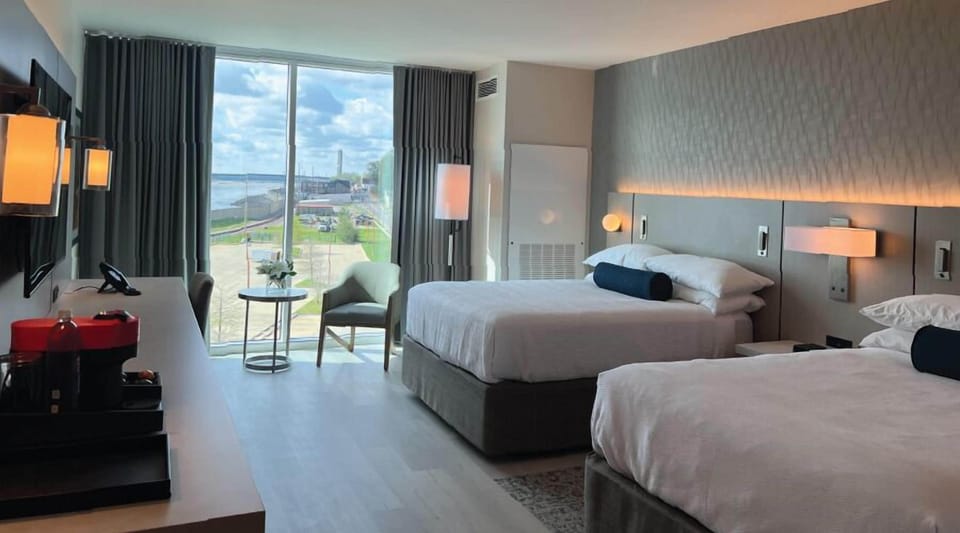 Grand Riverview Two Queen Room | Premium bedding, pillowtop beds, in-room safe, desk