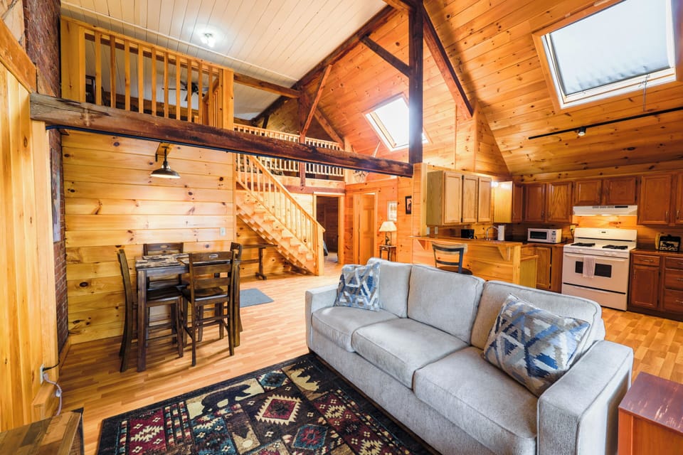Superior Apartment, 2 Bedrooms, Non Smoking, Kitchen | Living area | 40-inch Smart TV with digital channels, Netflix, Hulu