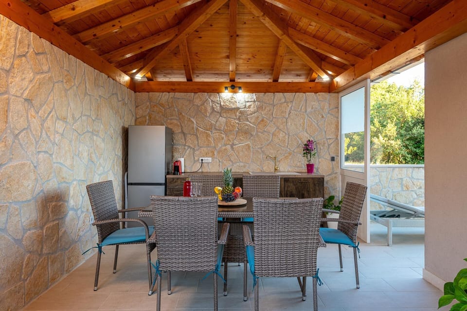 Apartment | Dining