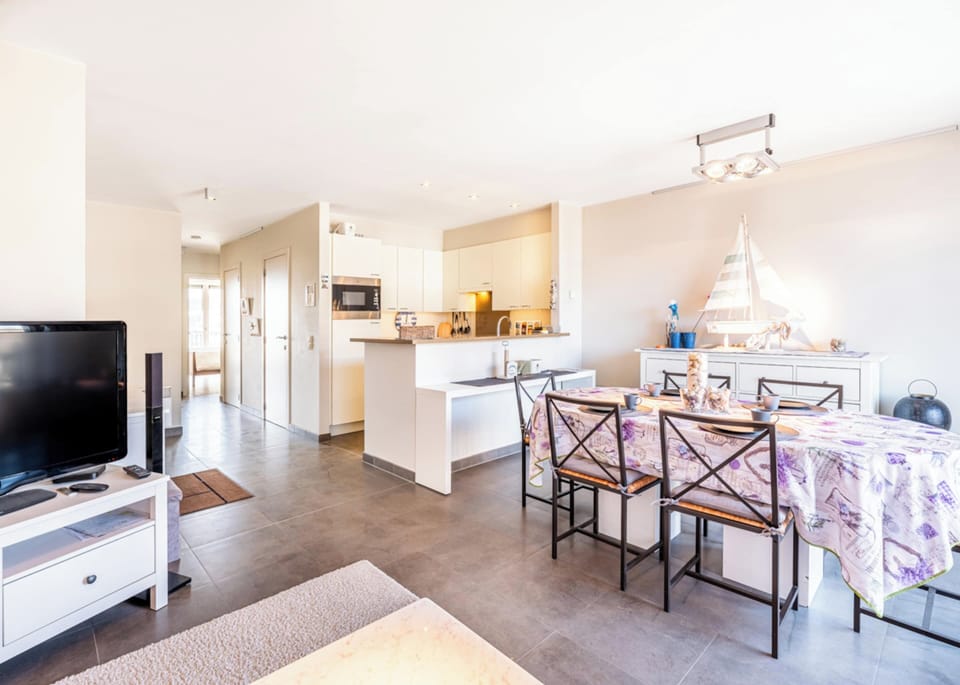 Apartment | Dining