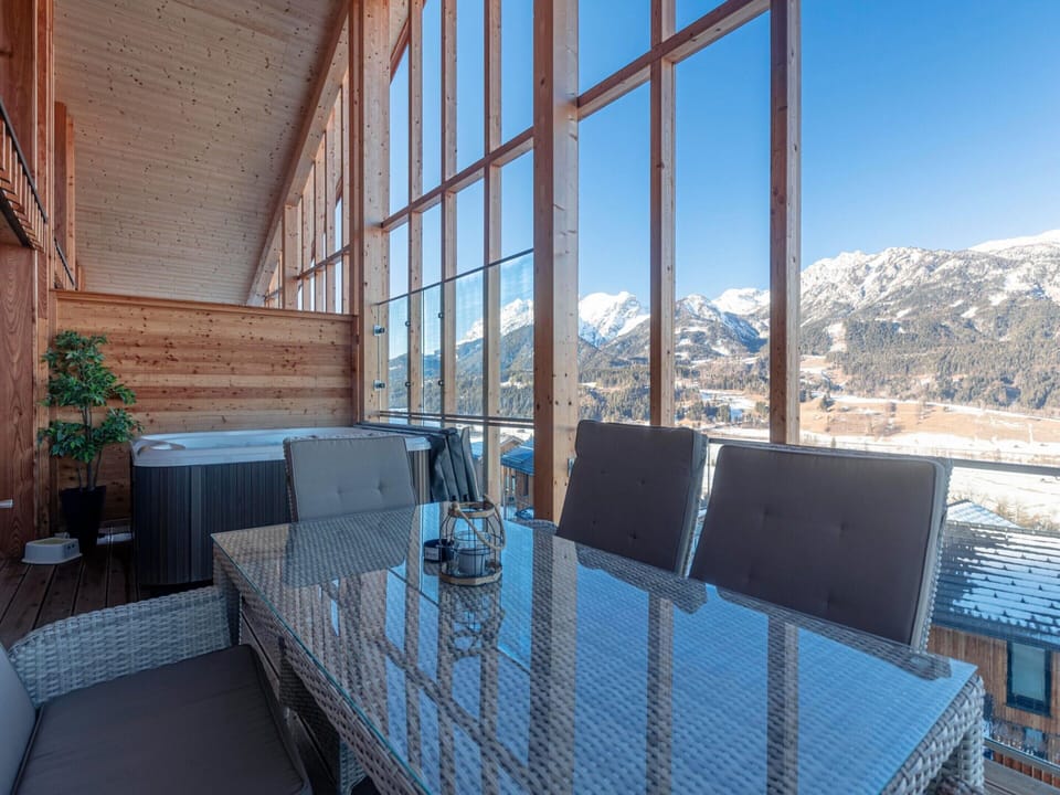 Apartment | Dining