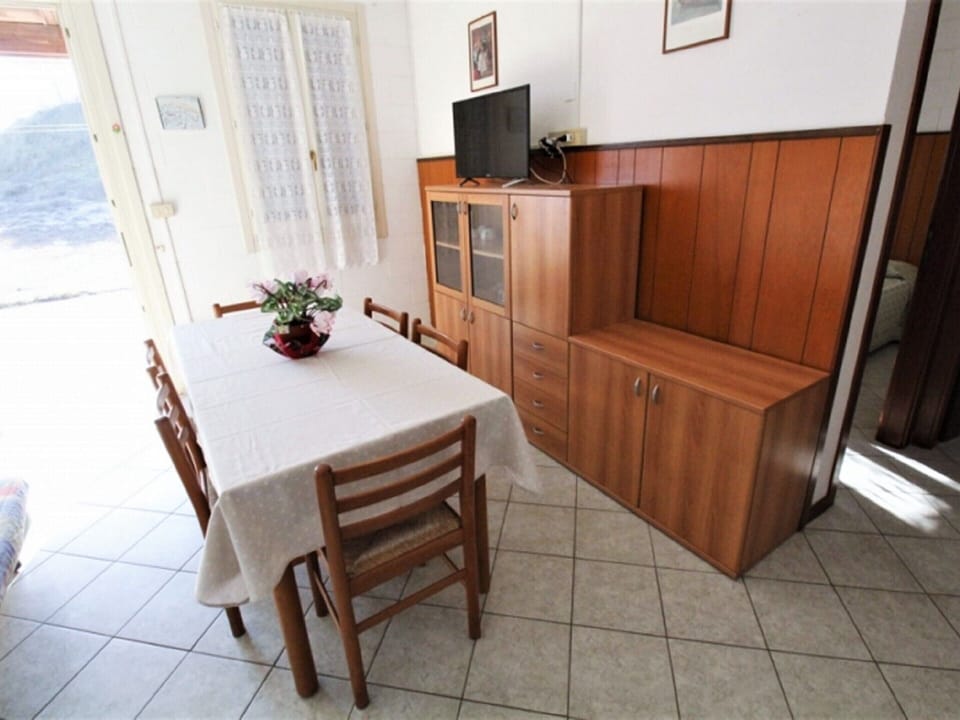 Apartment | Dining