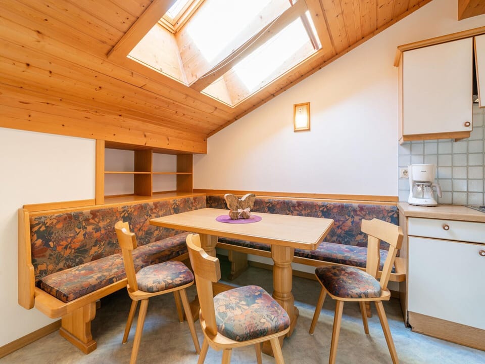 Apartment | Dining