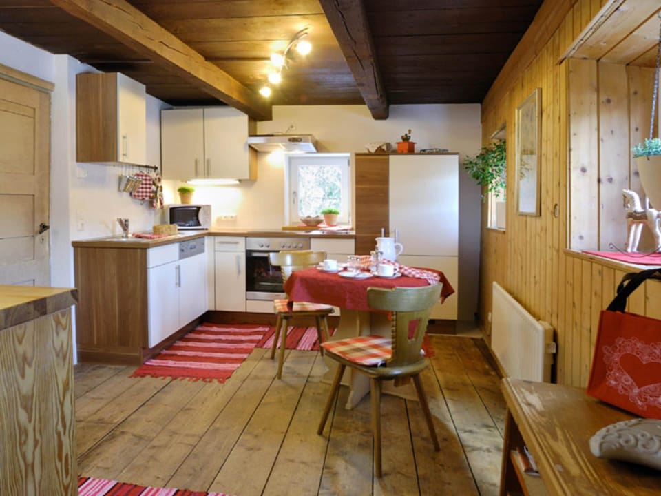 House | Private kitchen | Electric kettle, toaster, highchair