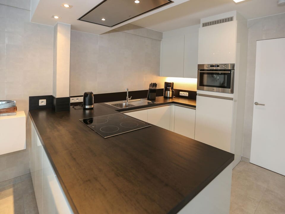 Apartment | Private kitchen | Electric kettle, toaster