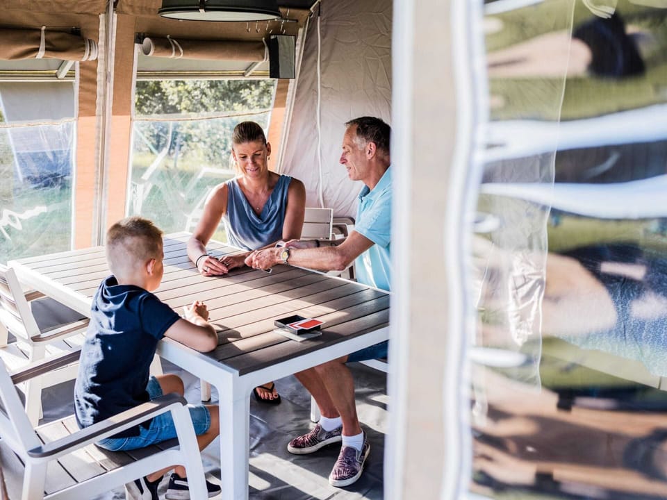 Tent | Dining