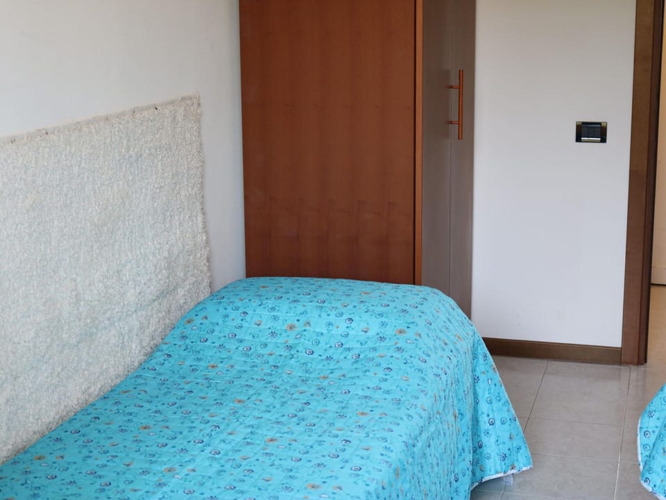 House | 2 bedrooms, individually furnished