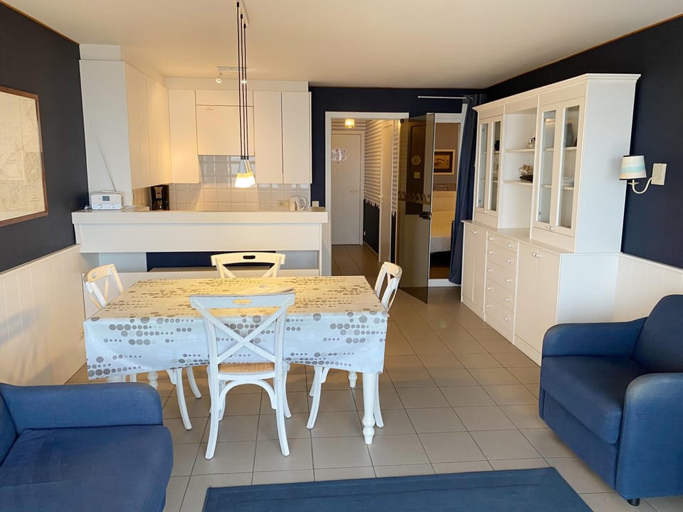 Apartment | Dining