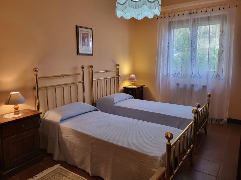 House | 4 bedrooms, individually furnished, bed sheets