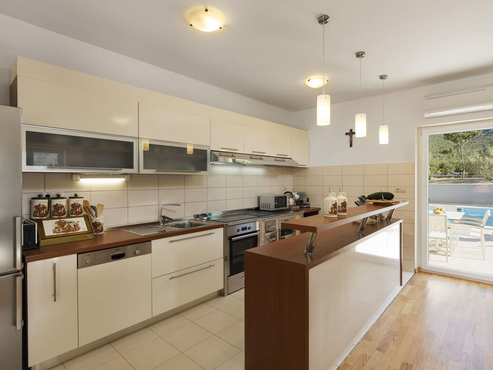 House | Private kitchen | Highchair