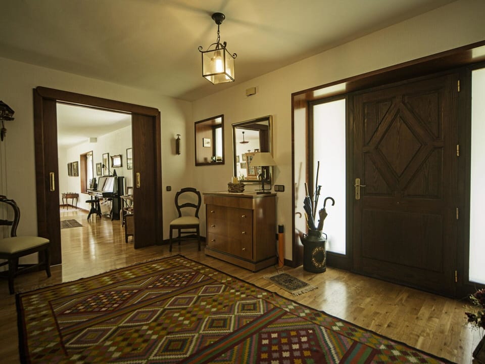 House | Reception