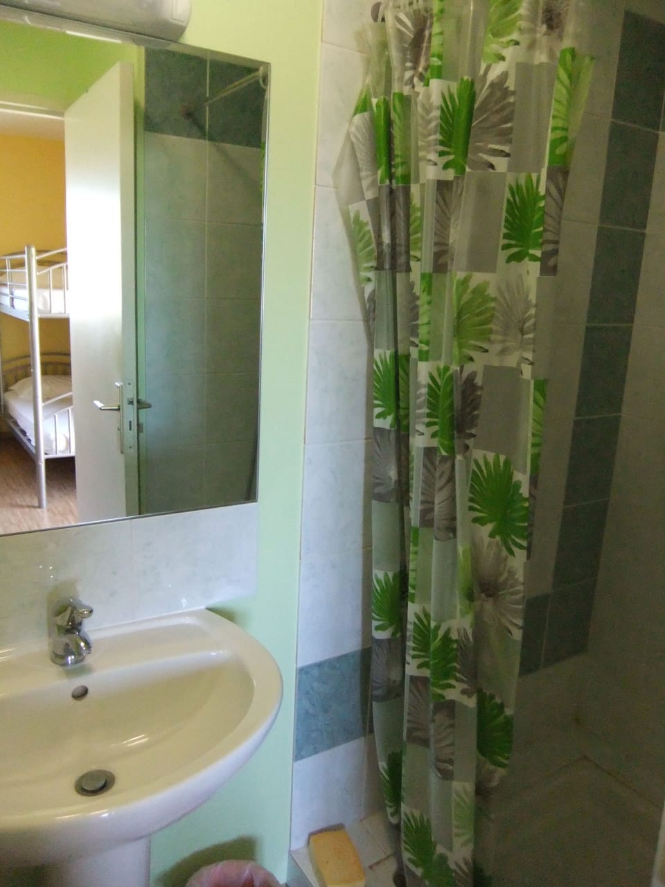 Comfort Quadruple Room | Bathroom
