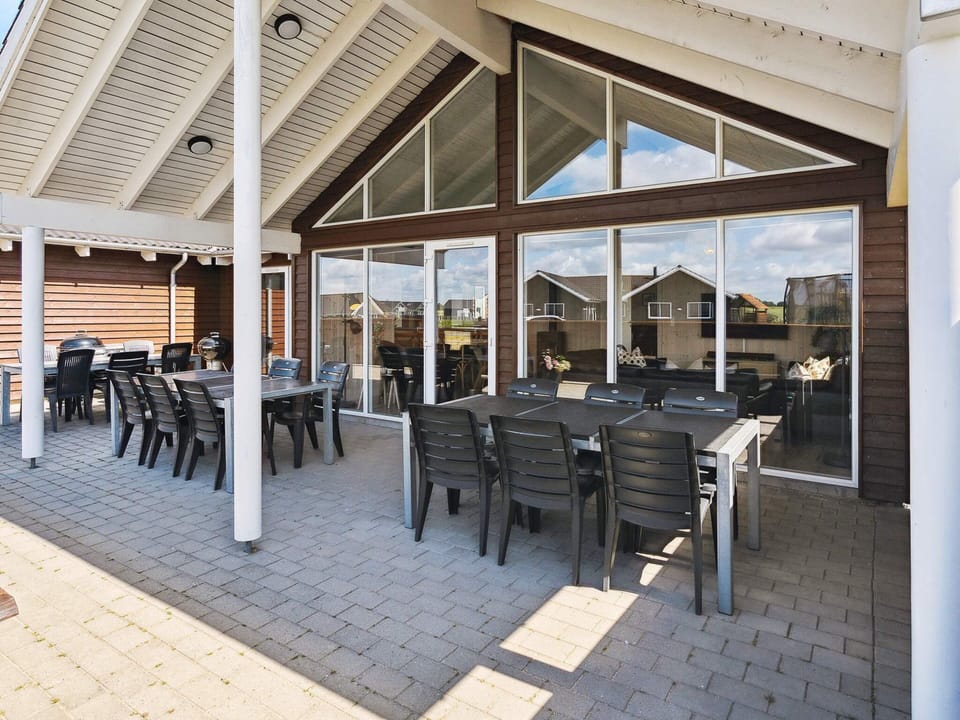 House | Outdoor dining