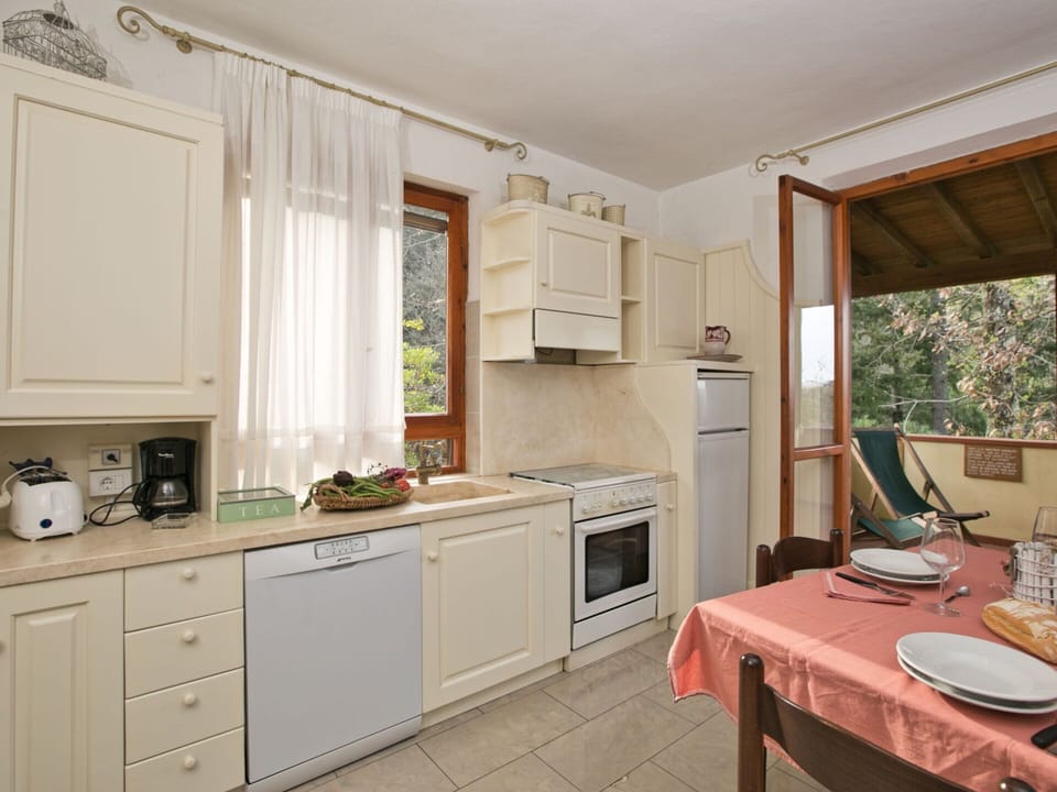 House | Private kitchen | Highchair