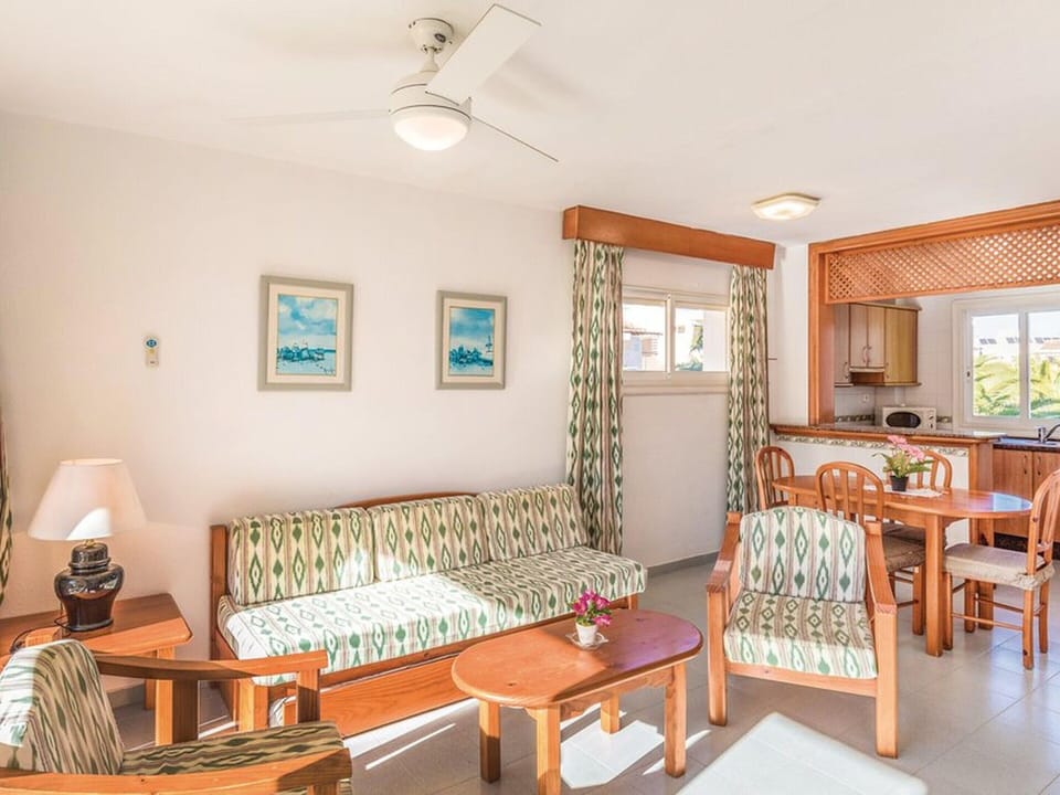 Apartment | Dining