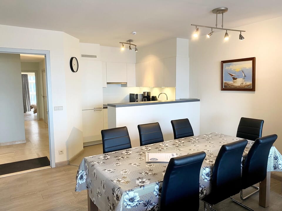 Apartment | Dining