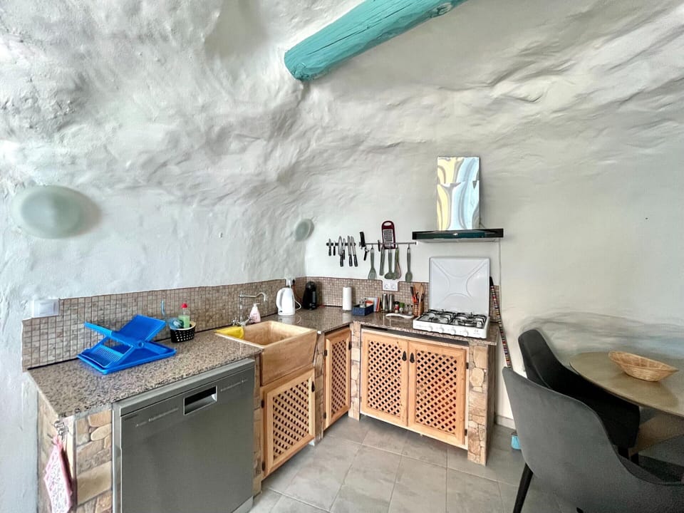 House | Private kitchen | Electric kettle, toaster, highchair