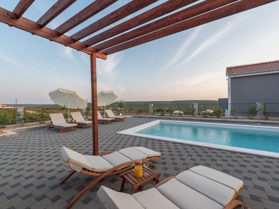 Villa | Pool | Indoor pool, outdoor pool