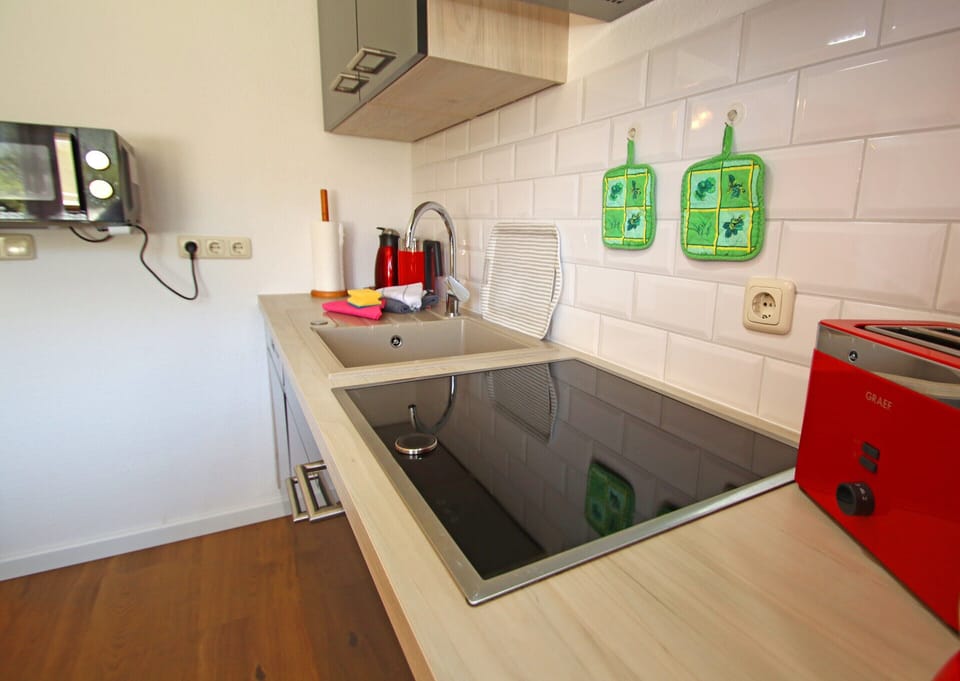 House | Private kitchen | Electric kettle, toaster, highchair