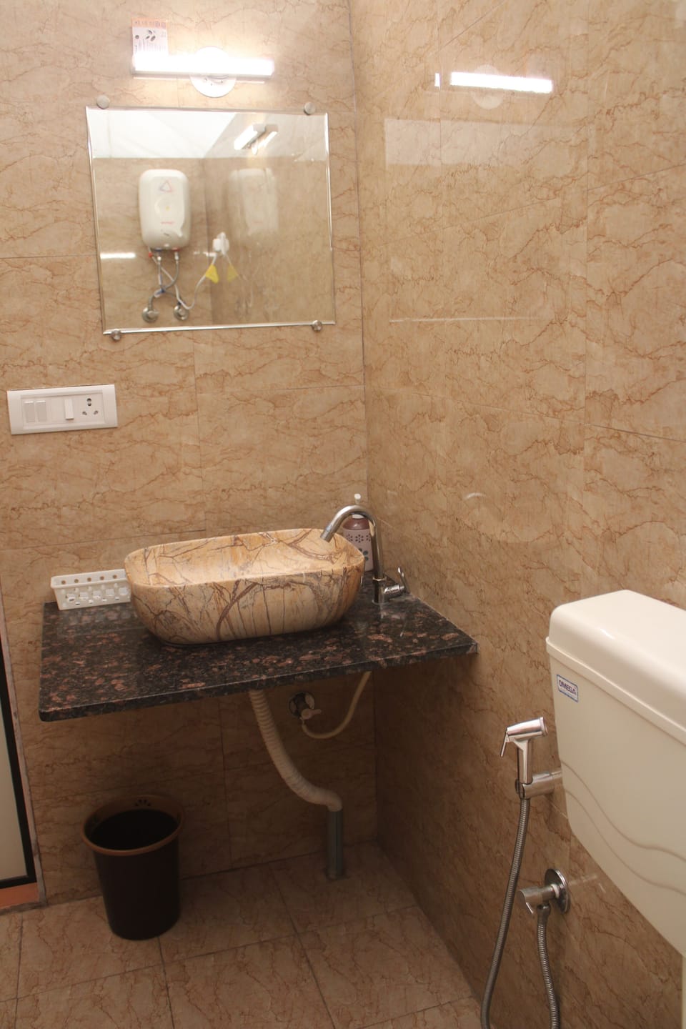 Luxury Tent | Bathroom | Shower, slippers, towels, soap
