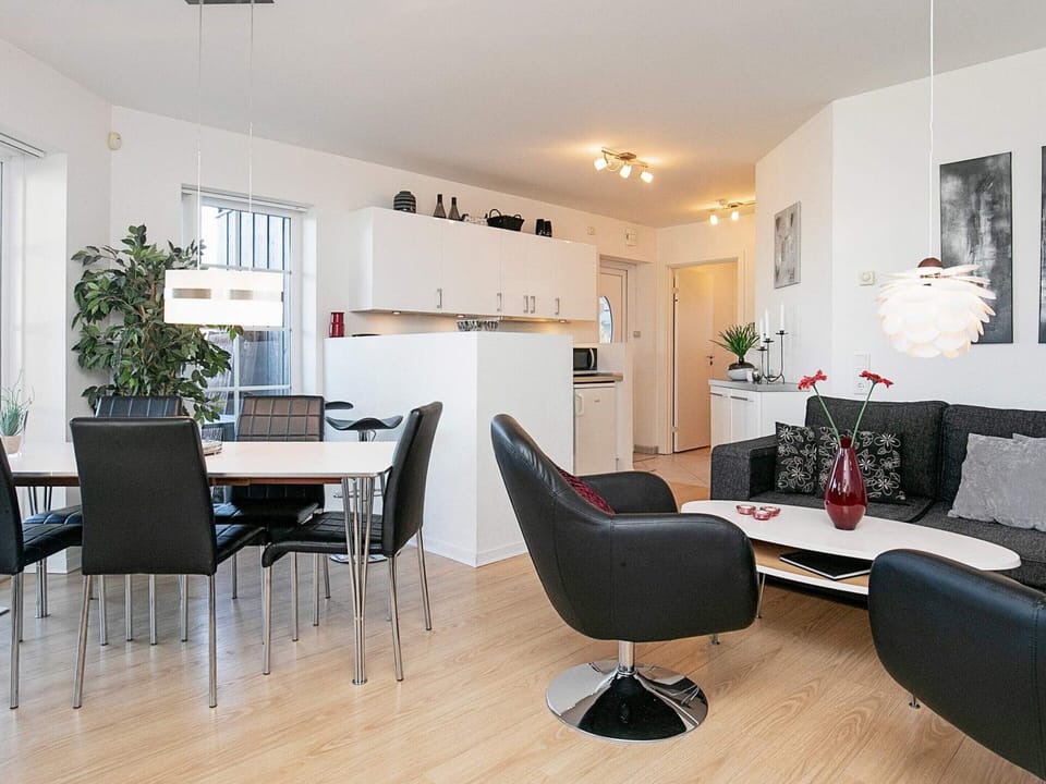 Apartment | Dining