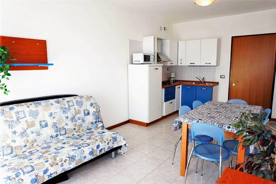Apartment | Dining