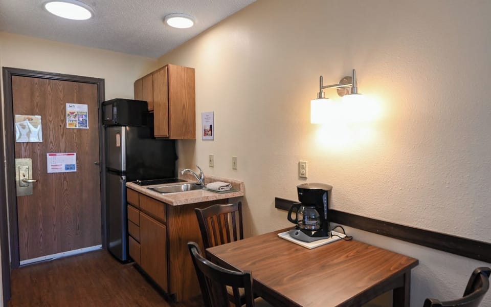 Microwave, coffee/tea maker, cookware/dishes/utensils