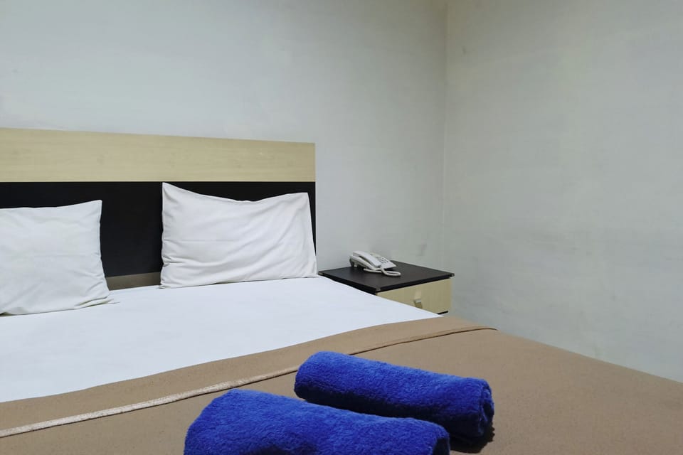 Standard Double Room | WiFi (free), bed sheets