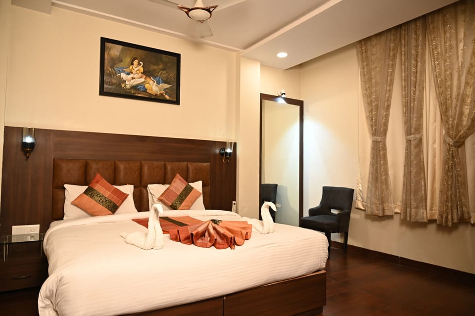 Standard Room, City View | Soundproofing, free WiFi