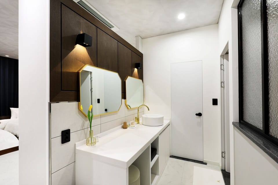 Family Twin Room, Multiple Beds, Non Smoking, Private Bathroom | Laptop workspace, free WiFi, bed sheets