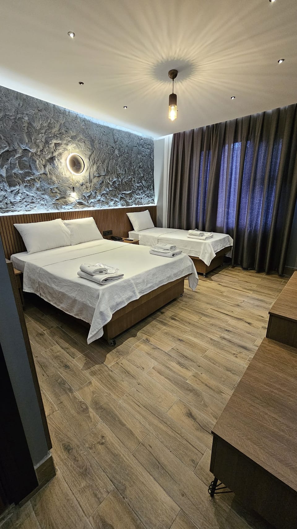 Family Triple Room, 1 Queen Bed | Soundproofing, free WiFi