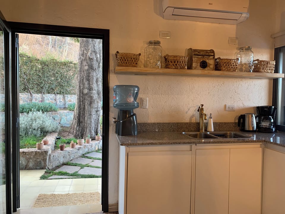 Casa Victoria | Private kitchen | Espresso maker, electric kettle