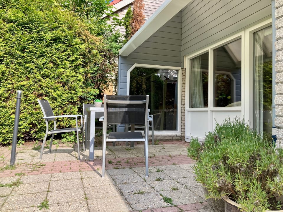 Bungalow, 3 Bedrooms, Terrace, Garden View | Outdoor dining